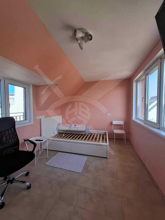 Дава се под наем Едностаен апартамент в Варна, Център - 42 кв.м за 375 € - Снимка #1