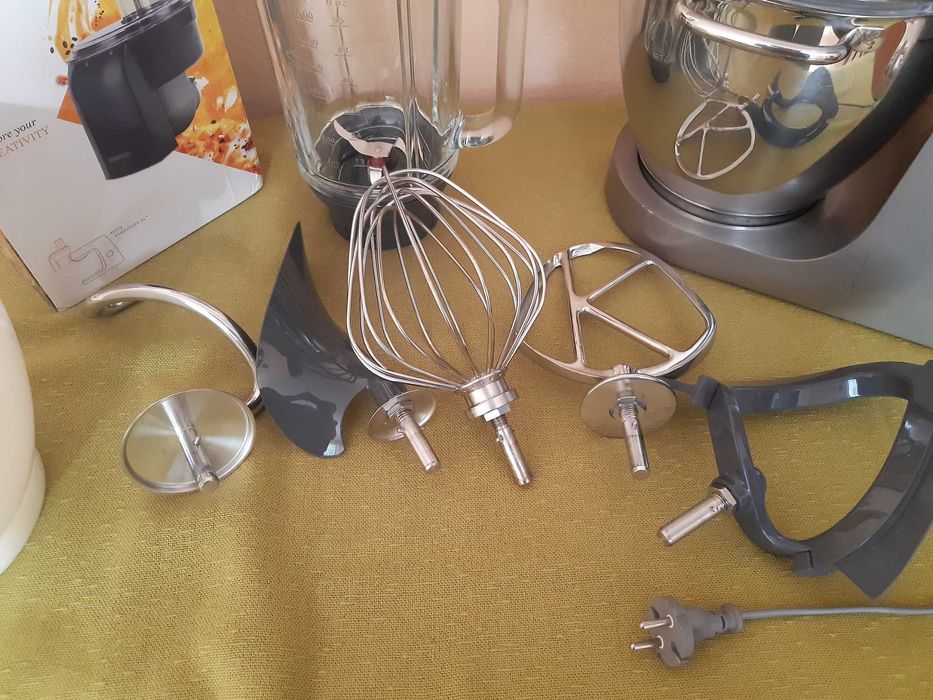 Кухненски робот KENWOOD Chef XL 1700W 6.7L KVL планетарен