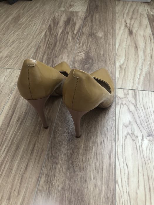 Туфли лодочки бежевые