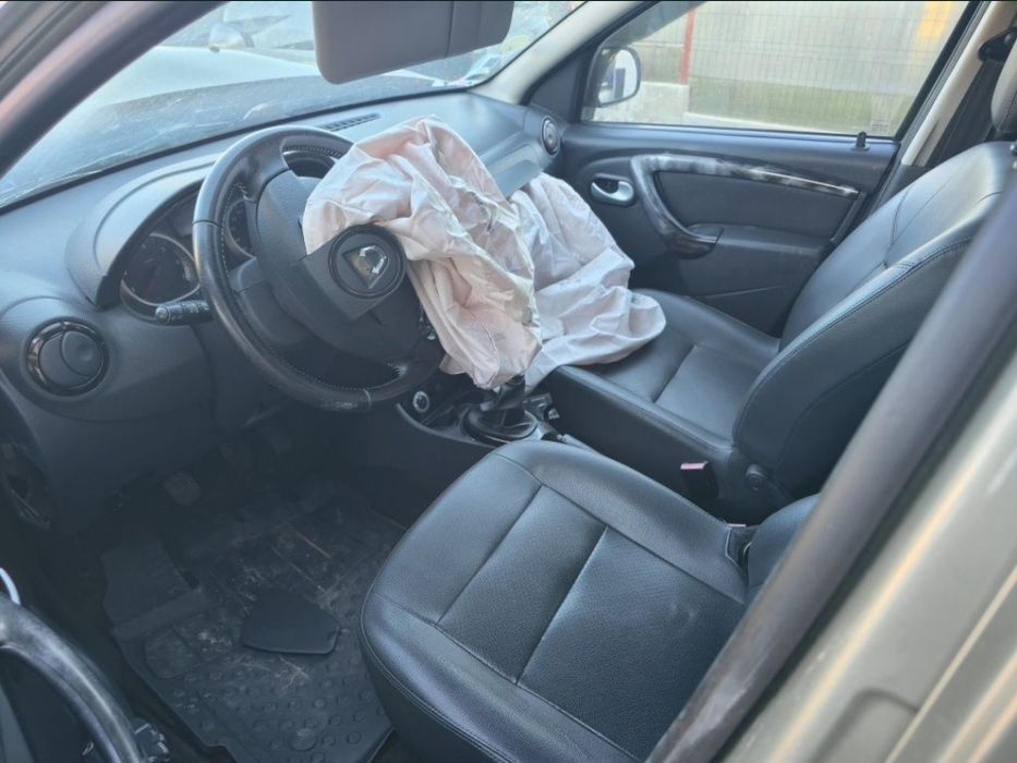 Dezmembrez Dacia duster 1.5 DCi 2012