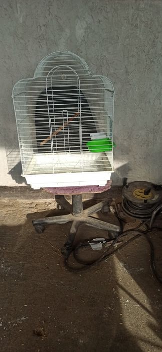 Большая клетка для  попугаев