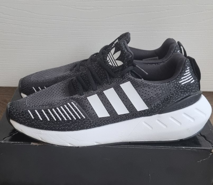 Adidas маратонки — Lifestyle, размер 40.5, малко носени