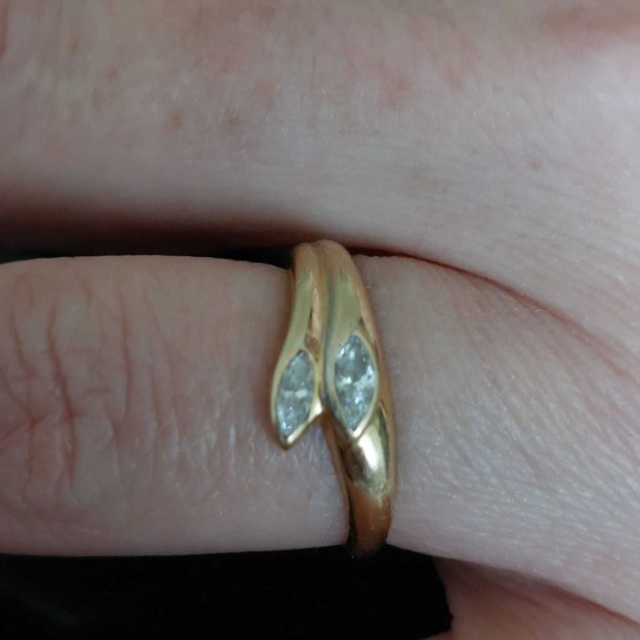Inel aur 18 k cu doua diamante