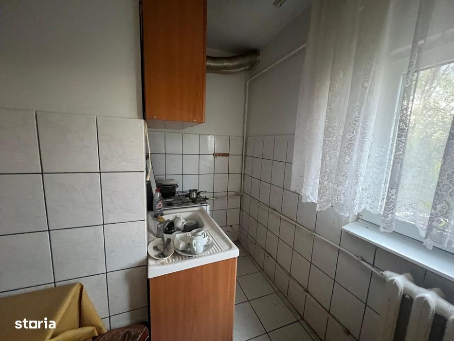 Garsoniera - Bazinul Olimpic - etaj- 3/4  - 34 mp - 35000 euro