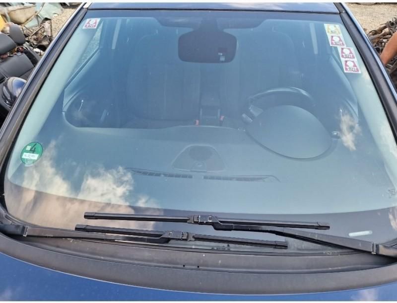 Parbriz cu senzor lumini si ploaie Opel Astra J Facelift