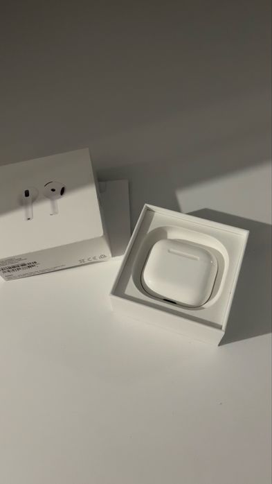 Airpods 4 в идеальном состоянии