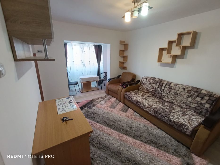 Închiriez garsonieră et.1 complet utilată