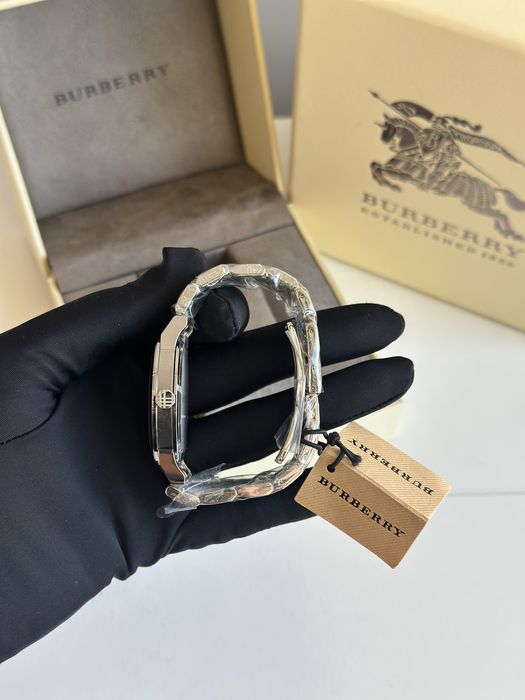 Burberry часы unisex