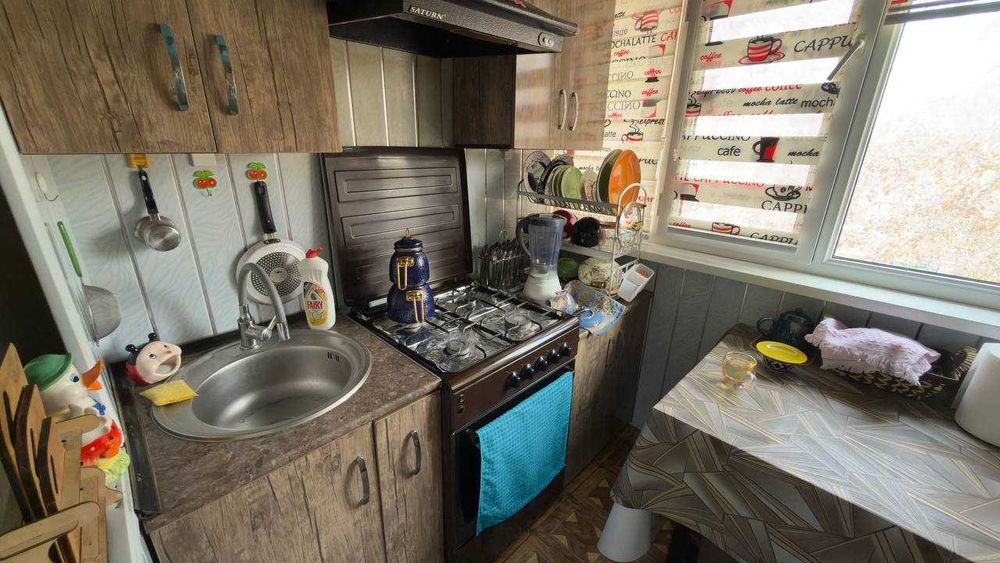 Киргили Машина бозори 4 қаватда 2 хонали квартрира сотилади. ID: 1783