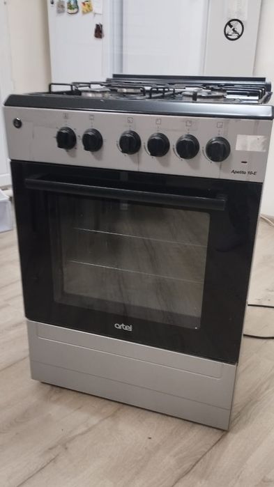 Продам газовую плиту