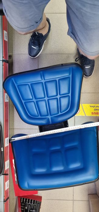 scaun tractor universal calitativ cu suspensie foarte calitativ si solid robust pret 695 lei se poate trimite prin curier rapid în toată tara