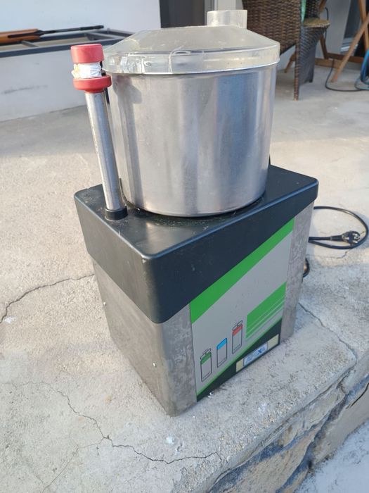 Професионален кухненски робот Apexa 750W (за заведения и кулинария)