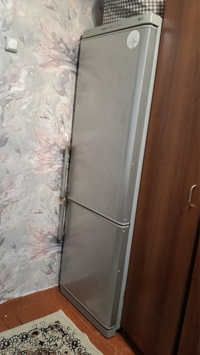 Холодилник б/у серый істеп тұр бәрі