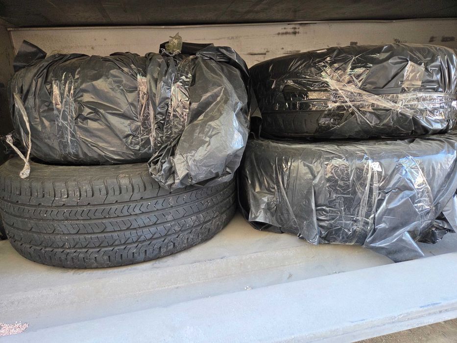 Бу балон 215/55 R17