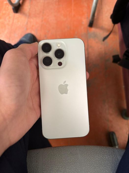 iPhone 15 pro white titanium