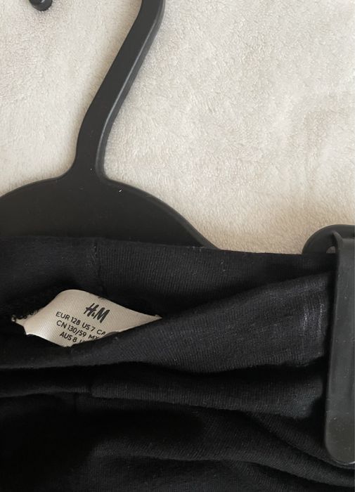 Нови (с етикет) клинчета на Hm за сладурка р-р 122/128!Два за 20 лв.!