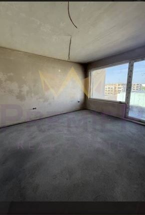 Тристаен в Бургас, Славейков