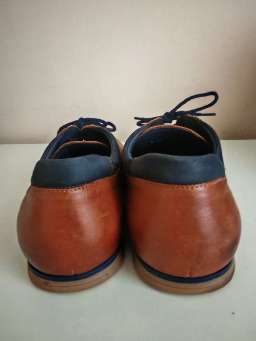 Pantofi mărimea 40  din piele naturala de culoare maro interior 28 cm