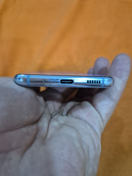 Продам Samsung galaxy S20