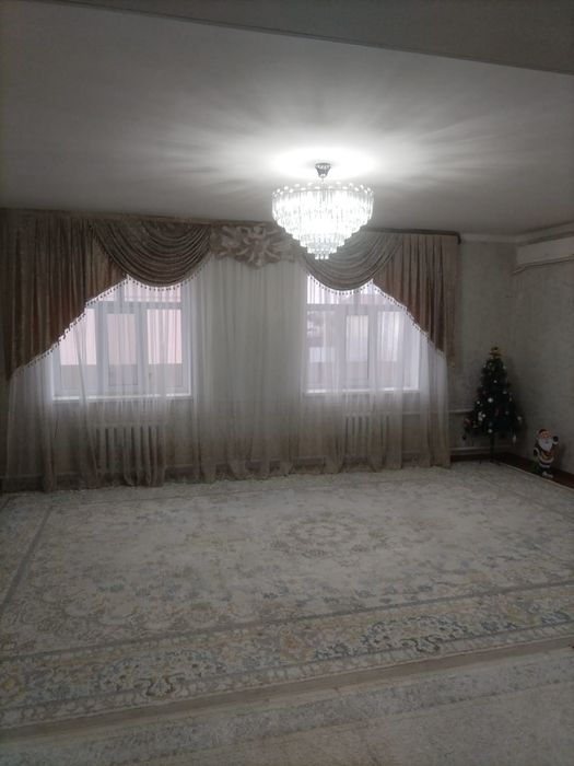 Люстра сатылады.