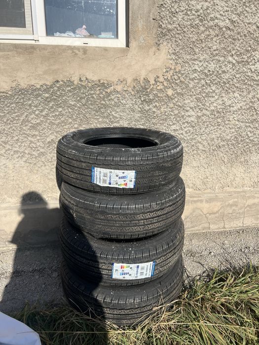 Новые Triangle 215/65/16 летние
