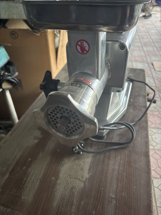 Промышленная мясорубка