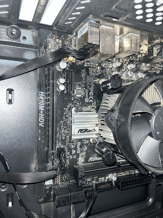 Продам ASRock H410M-HDV + Intel i3-10100F