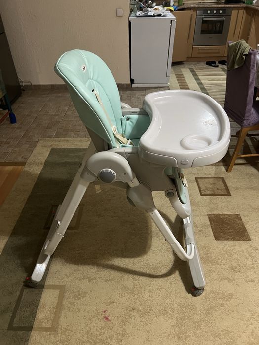 Десткий стулик для кормления