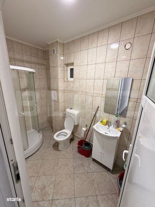Spatiu 245 mp cu 10 parcari, curte logistica si rampa marfa – DN Rac