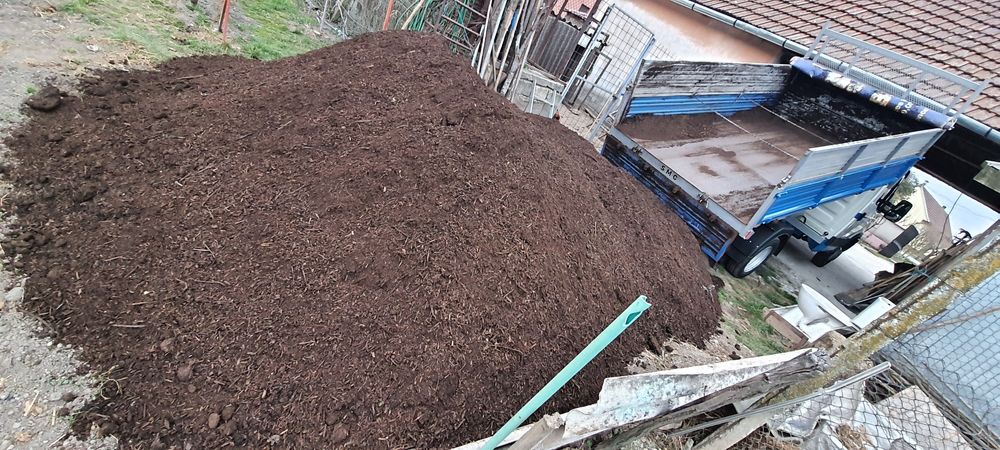 Compost vegetal 100% NU Pământ din decopertă