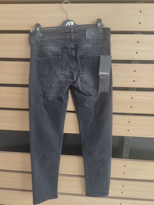 (DSQUARED2) men's slim-fit jeans, model4470