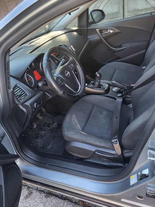 Opel Astra J 2012
