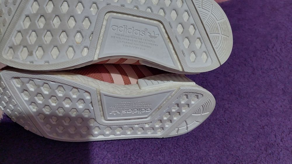 Adidas NMD R1 номер 36 розови