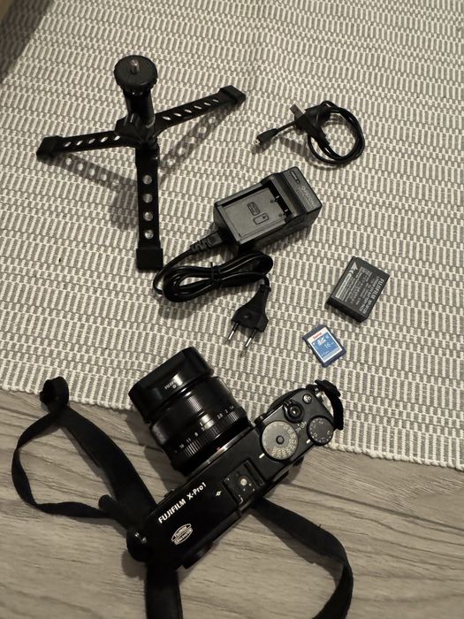 Aparat foto profesional Fujifilm X  Pro 1