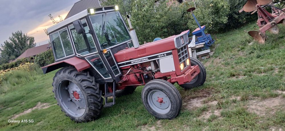 International 844-S