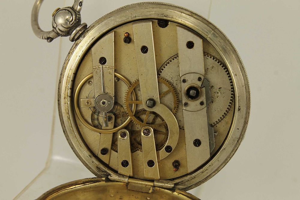 19 Век Швейцарски Джобен Сребърен Цилиндър С Ключе