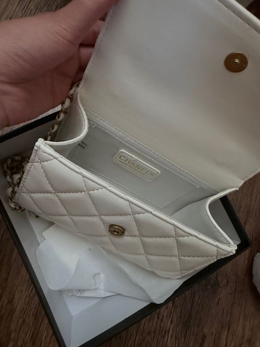 Чанта chanel бяла