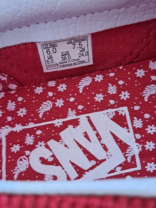 Дамски еспадрили VANS