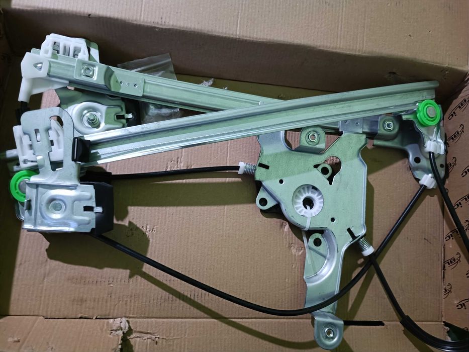 Стъклоповдигач за Śkoda Octavia 1