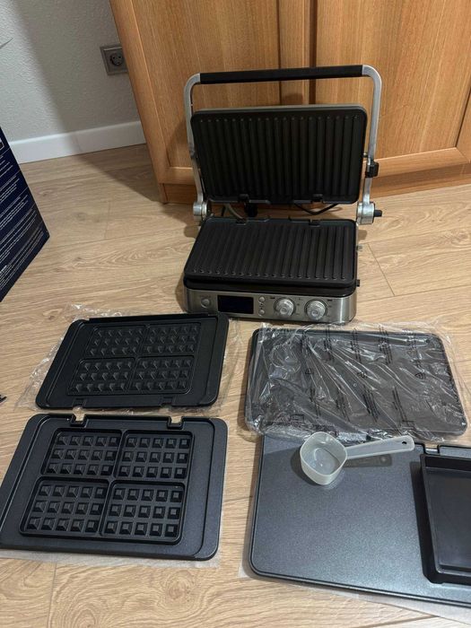 DeLonghi MultiGrill CGH1030D гриль-вафельница 3 в 1