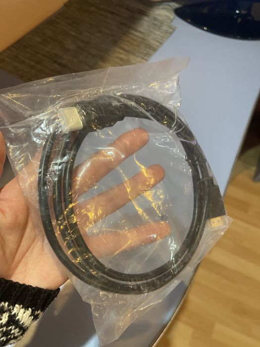 Cablu nou cu eticheta