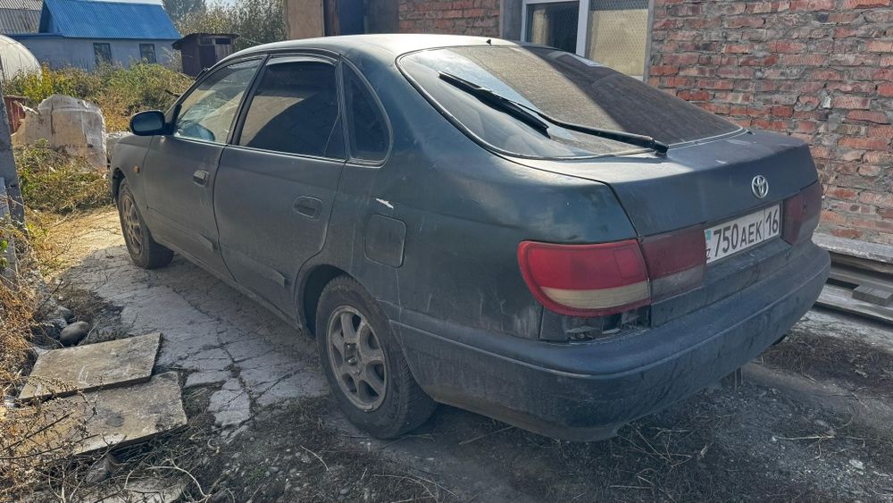 Продам автомобиль салона карина-е