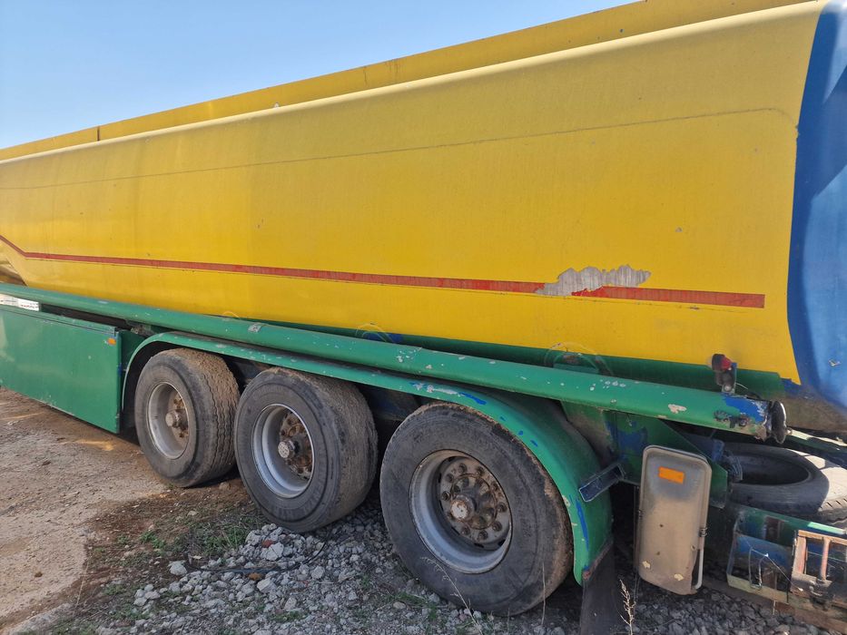 Vannd 3 semiremorci cisterna 3 axe
