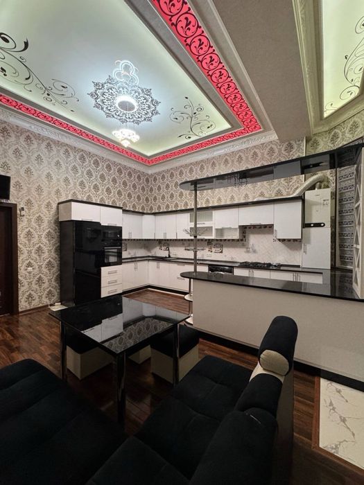 Продается 4 ком. Квартира на 2 этаже площадью 135 кв.м. По ул. Рудаки