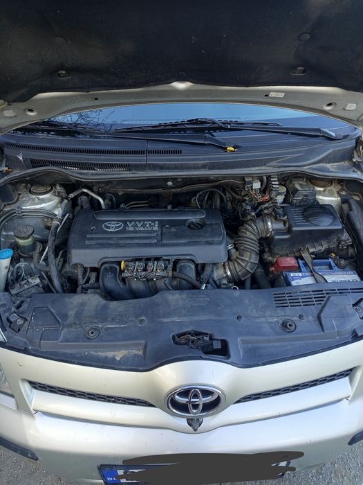 Toyota Corolla verso 1.8 vvti, бензин/газ, 2005 г.