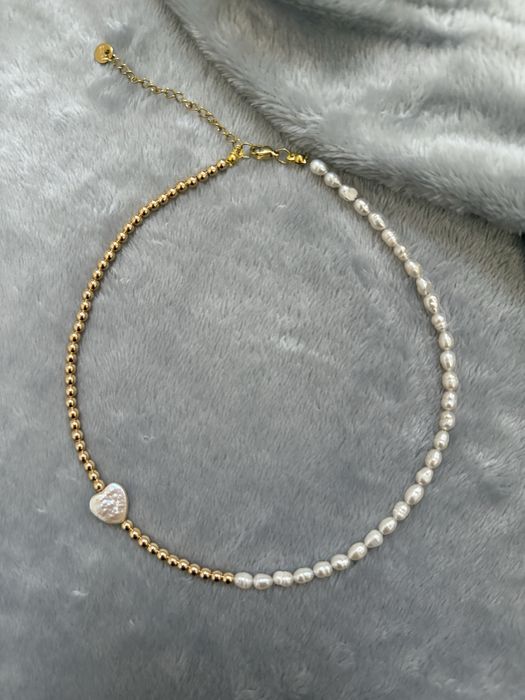 Колиета от естествени камъни,  сладководни  перли и стомана