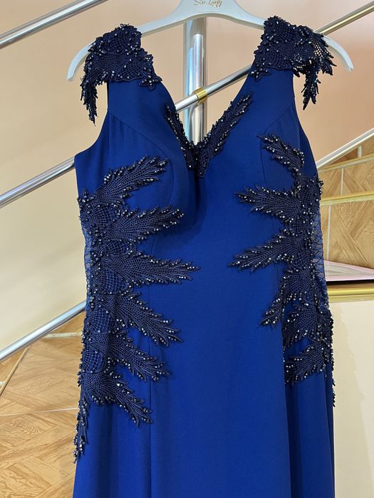 Официална рокля