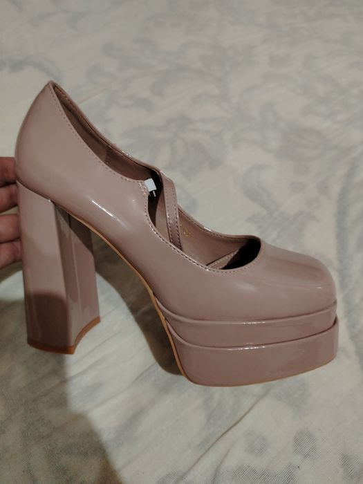 KABLOC (ayollar oyoq kiyimi)