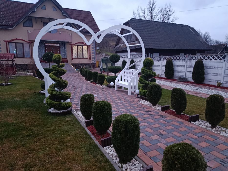 Arcadă decorativă inimă