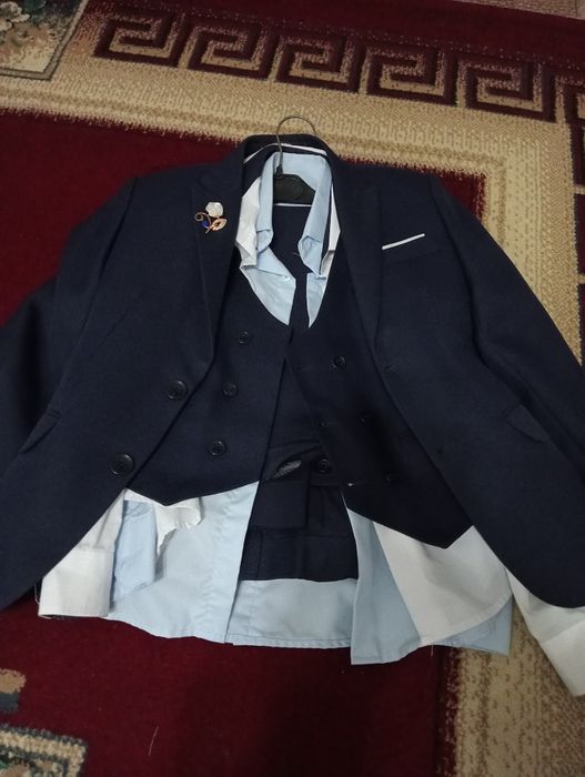 Кастюм брюки и рубашки